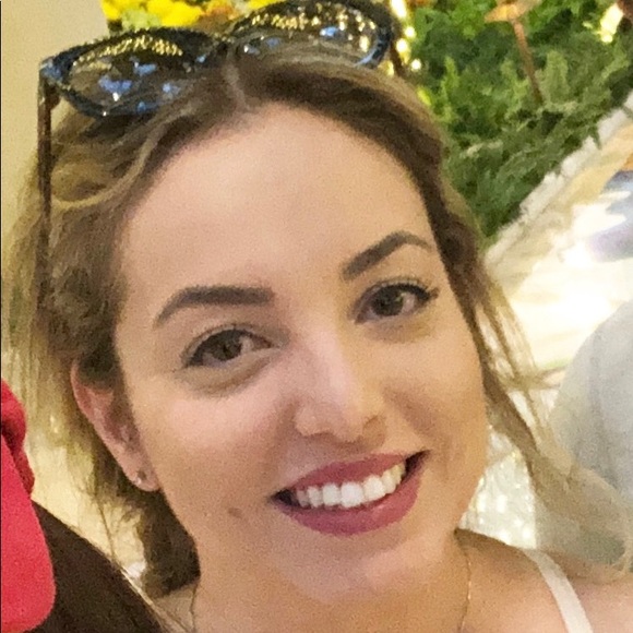 Meet your Posher - Picture 3 of 5